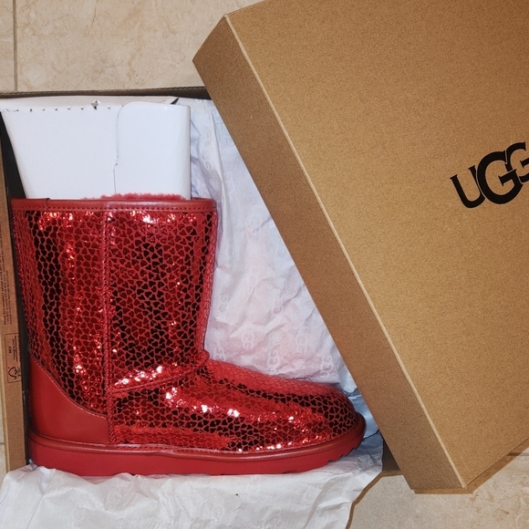 UGG Red HEARTS Sequined Boots. NEW! Metallic, Shiny. - Picture 6 of 16